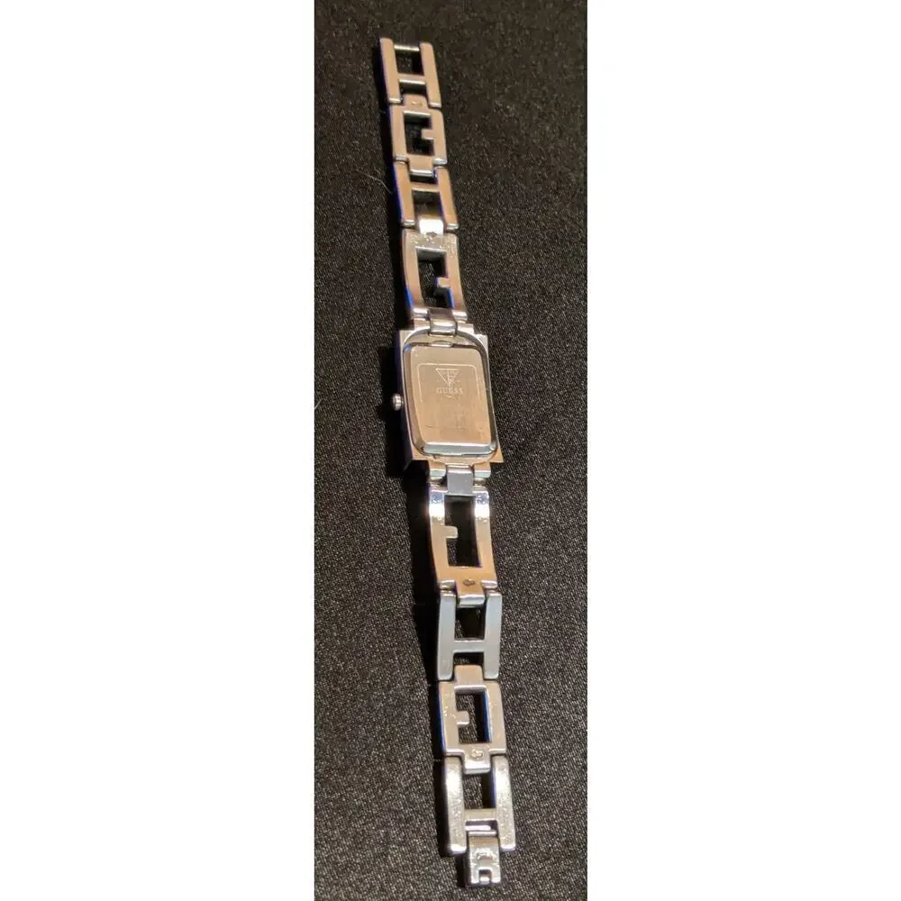 Guess Women's Quartz Watch Silver Dial Crystals Stainless Steel Bracelet G85458L